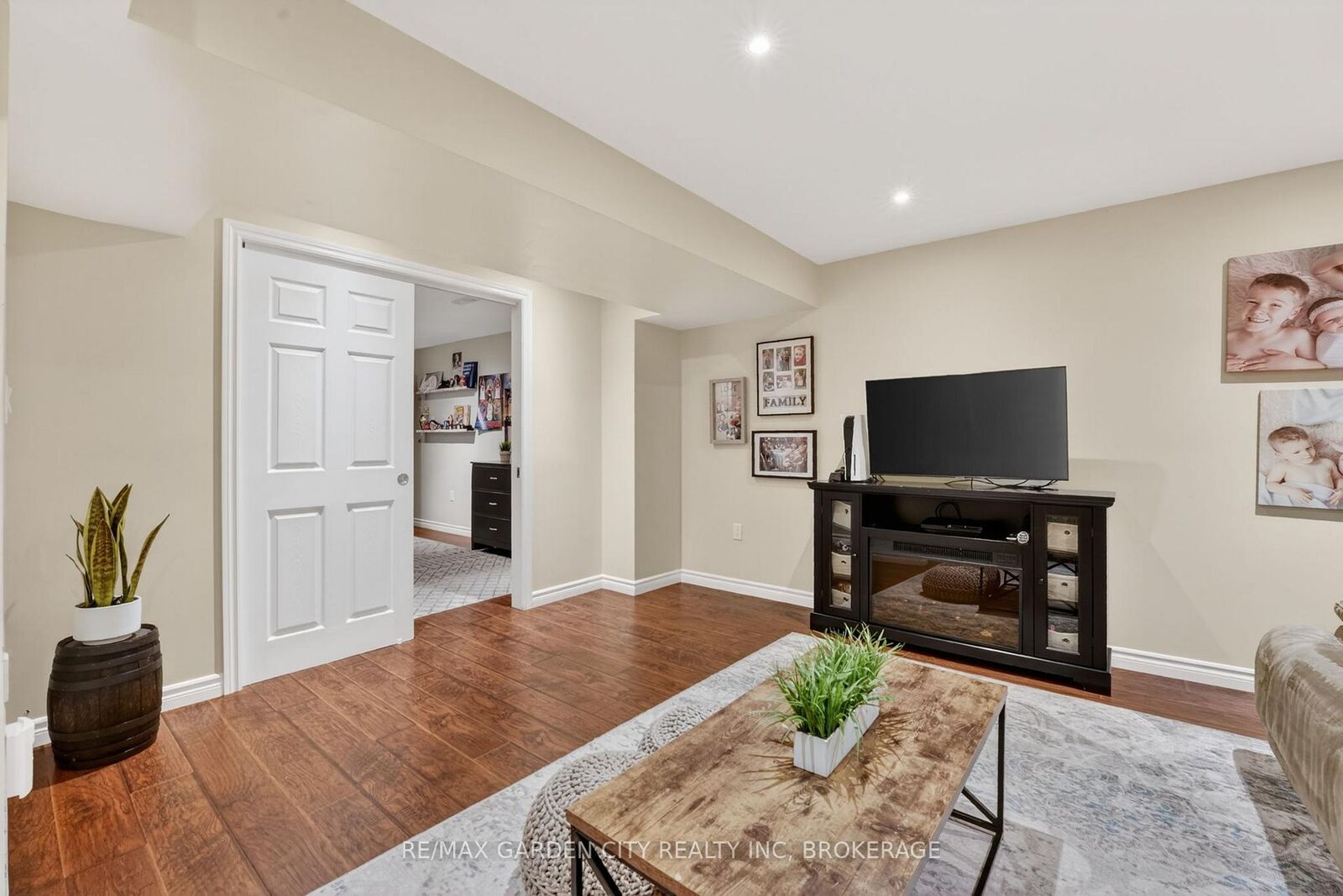 Property Photo: 734 Brigadoon Drive ON L9C 7S2
