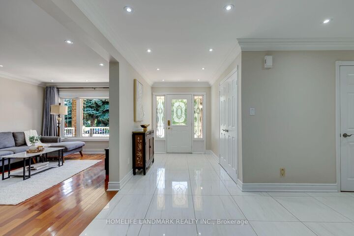 Property Photo: 2935 Kingsway Drive ON L6J 6R8