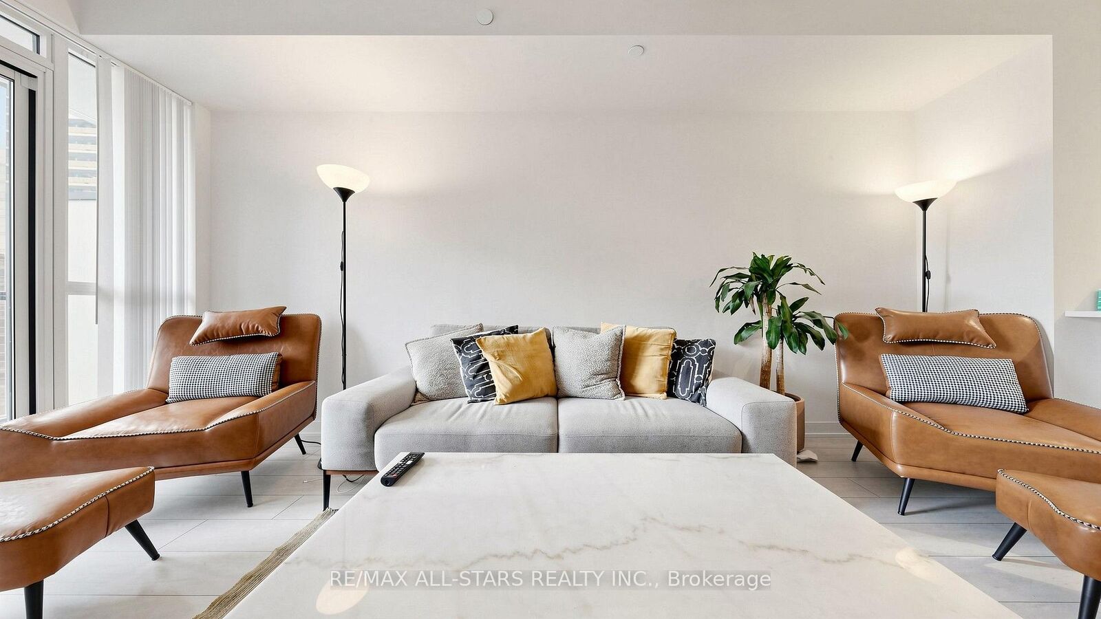 Property Photo: 4955 Yonge Street 1609 ON M2N 0L8