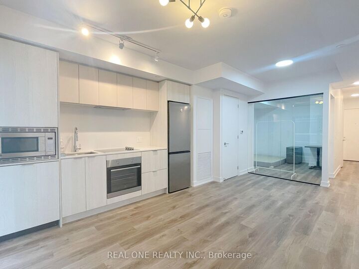 Property Photo:  1 Jarvis Street 820  ON L8R 0A8 