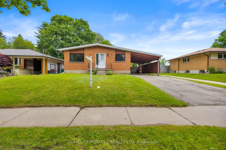 Photo de la propriété:  72 Massey Avenue  ON N2C 1M3 