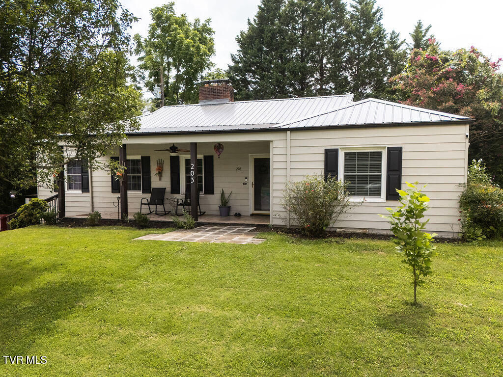 Property Photo: 203 East Gilmer Park TN 37604