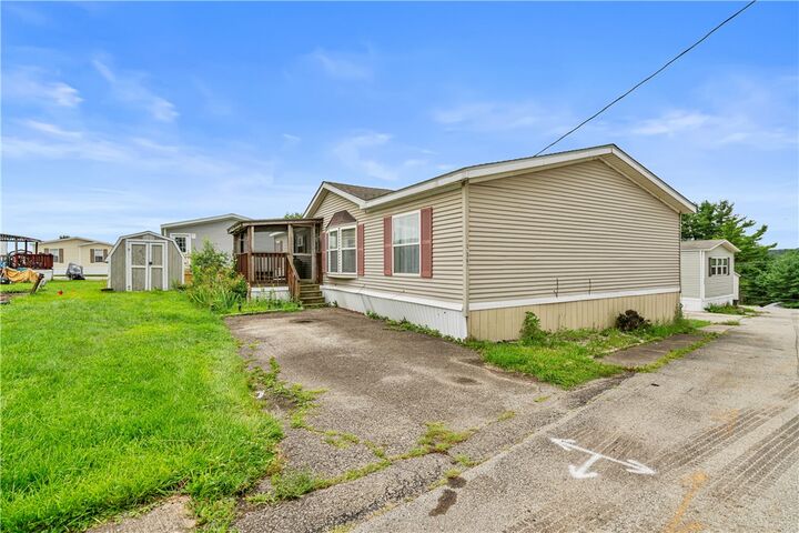Property Photo: 736 Regent Dr PA 15301