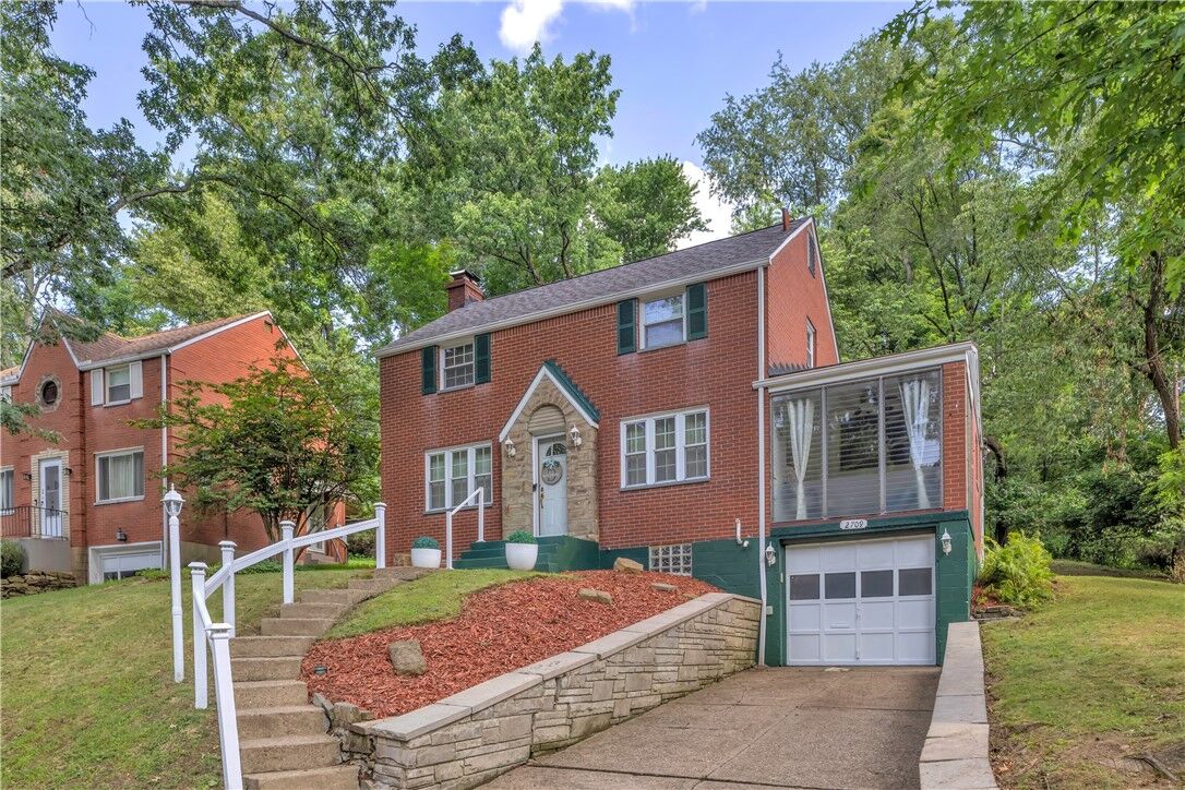 Property Photo: 2709 Blackridge PA 15235