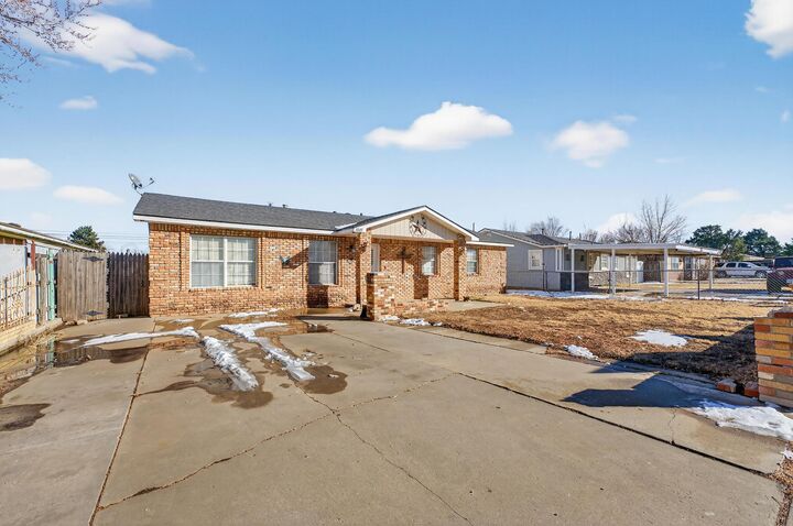 Property Photo:  1007 Tudor Drive  TX 79104-3313 