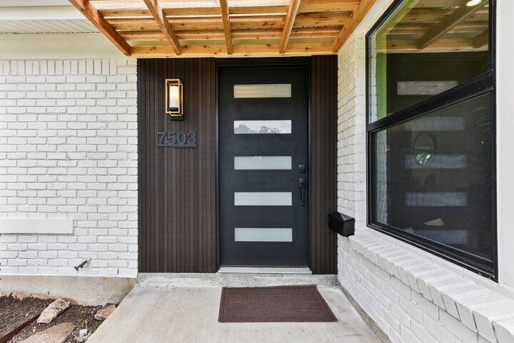 Property Photo: 7503 Carriage Drive TX 78752