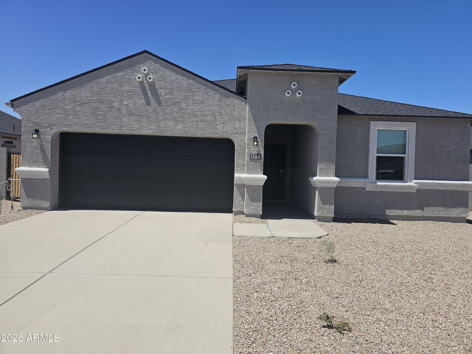 Property Photo: 1584 E Currier Drive AZ 85122