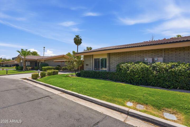 Property Photo:  4525 N 66th Street N 11  AZ 85251 