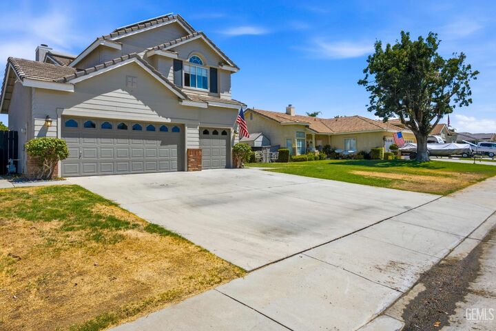 Property Photo: 9922 Balvanera Avenue CA 93312