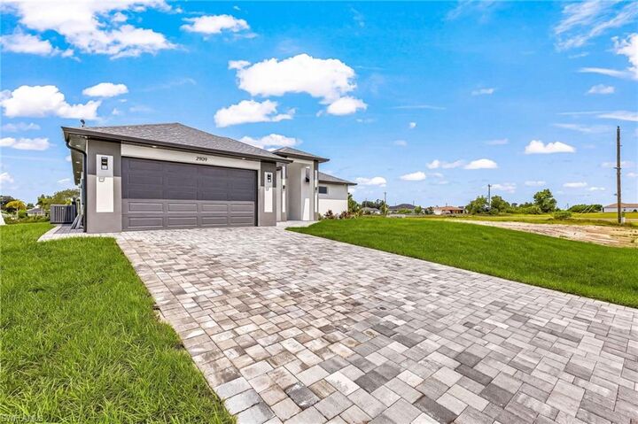 Property Photo: 2909 NW 5th Ave FL 33993