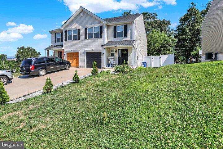 Property Photo: 7 Rosalies Way PA 19560