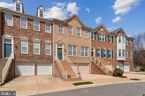 Property Photo: 6156 Manchester Park Circle VA 22310