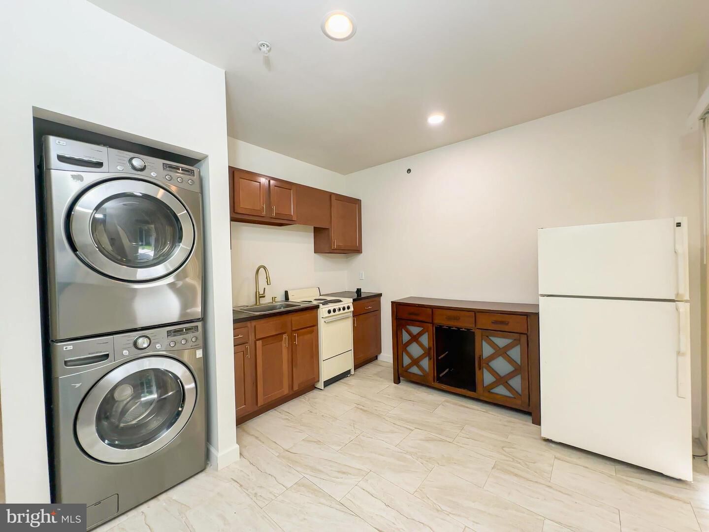Property Photo: 7023 Sand Cherry Way MD 20735