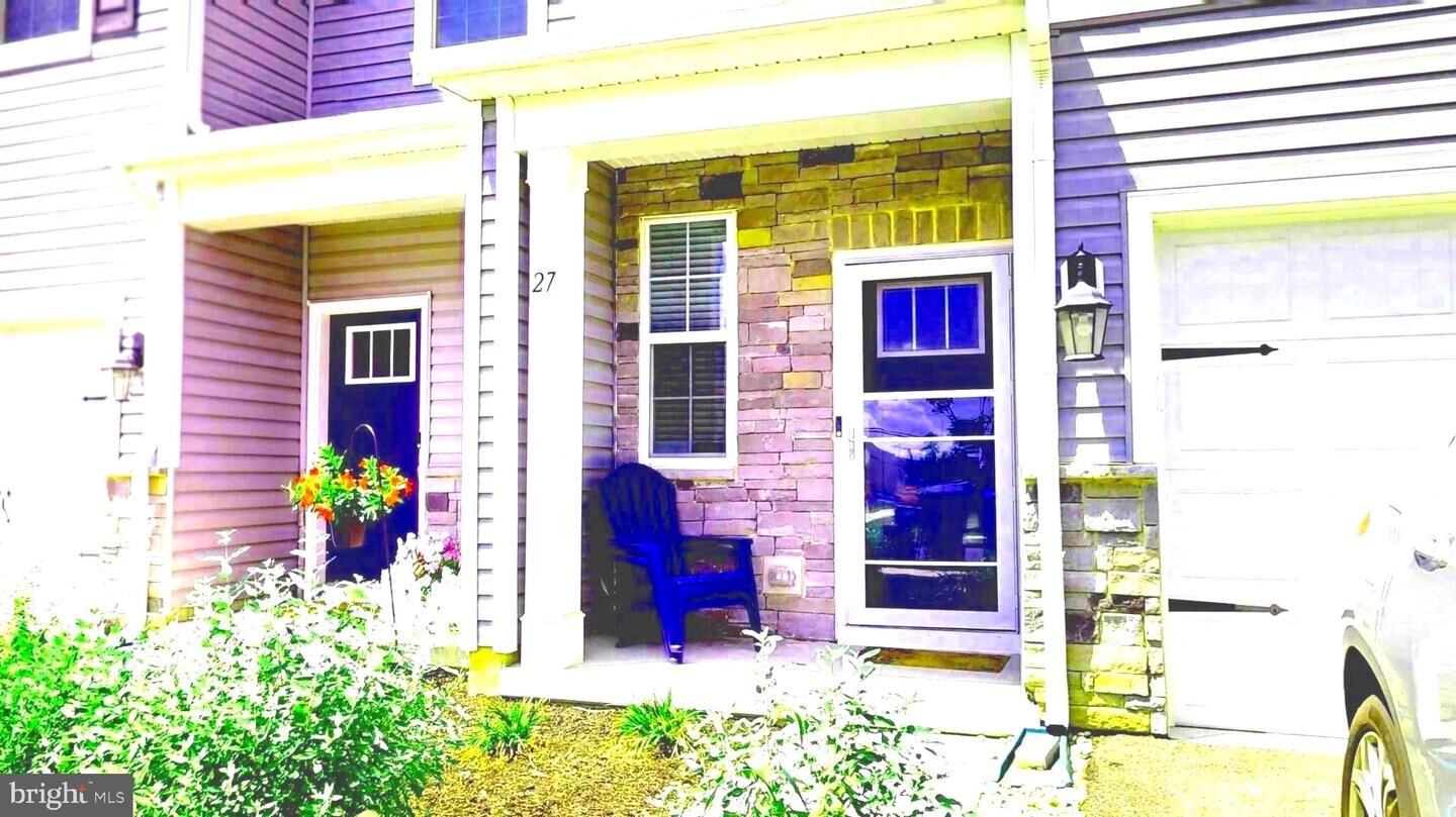 Property Photo:  27 Nelson Way  NJ 08060 