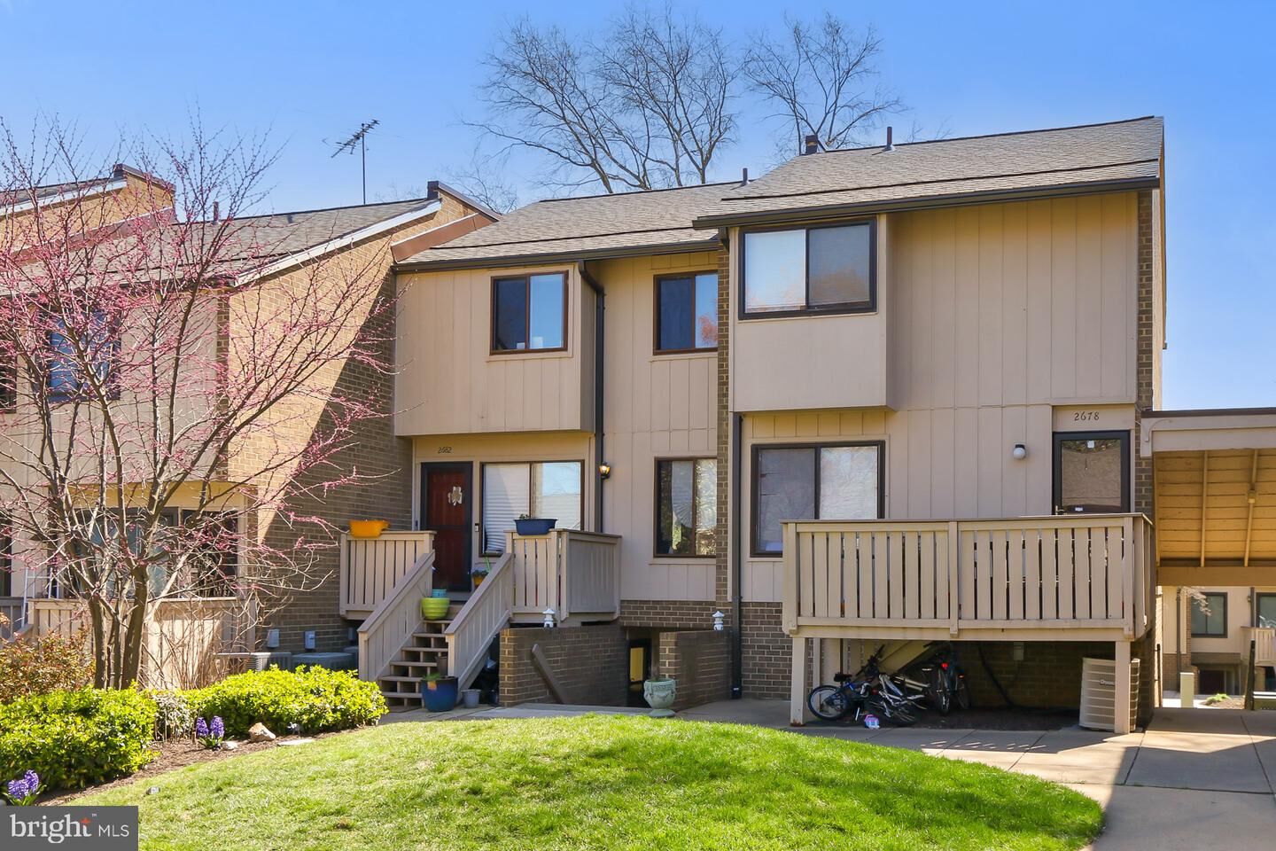 Property Photo: 2680 Glengyle Drive 29 VA 22181