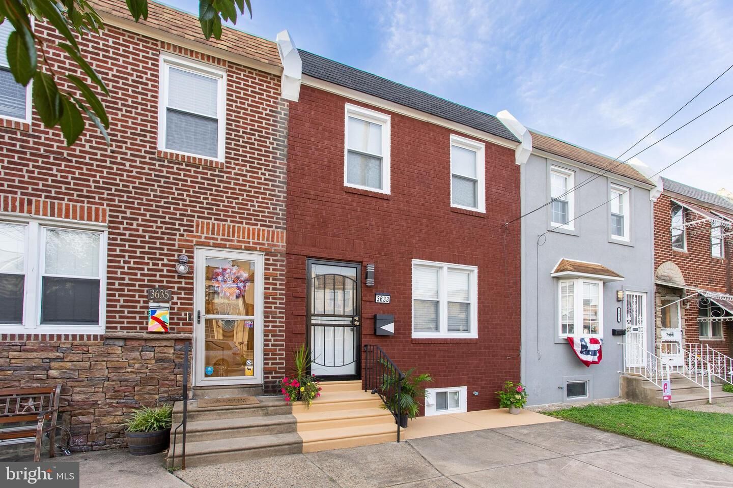 Property Photo: 3633 E Thompson Street PA 19134