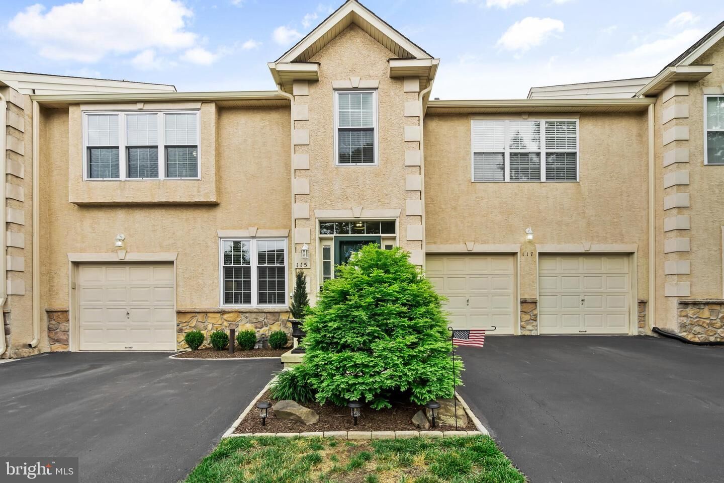 Property Photo: 115 Hampton Green Drive PA 19454