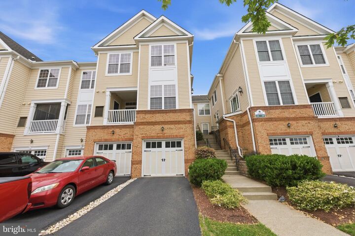 Property Photo: 43905 Hickory Corner Terrace 105 VA 20147
