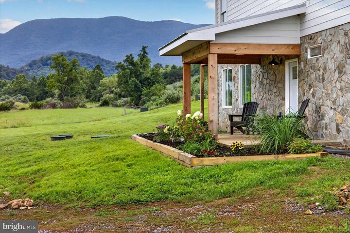 Property Photo: 720 Gooney Manor Loop VA 22610