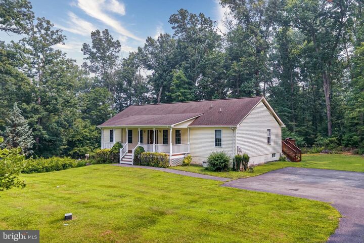 Property Photo:  86 Iris Lane  VA 22630 