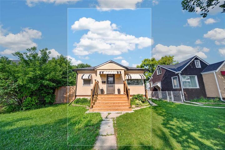 Property Photo:  924 Clifton Street  MB R3G 2Y1 