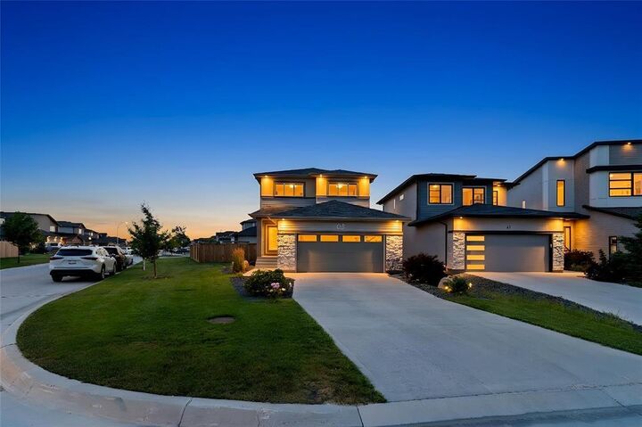 Property Photo:  63 Crestmont Drive  MB R3X 0R9 