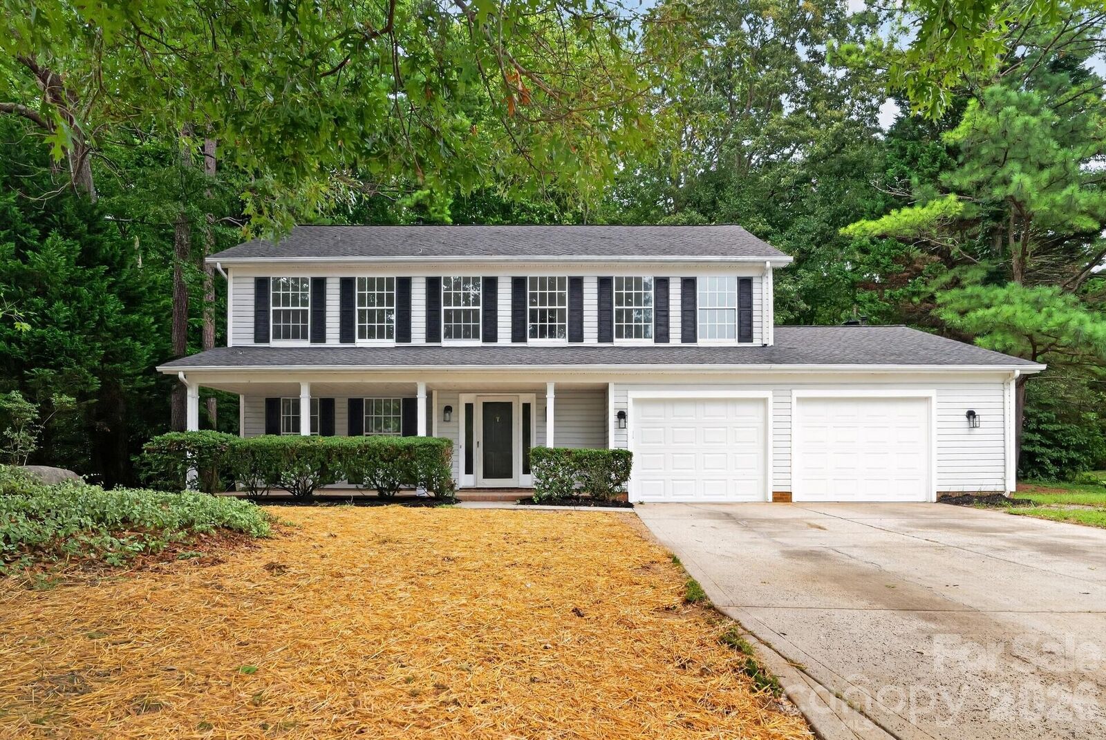 Property Photo: 10304 Shady Rest Lane NC 28214