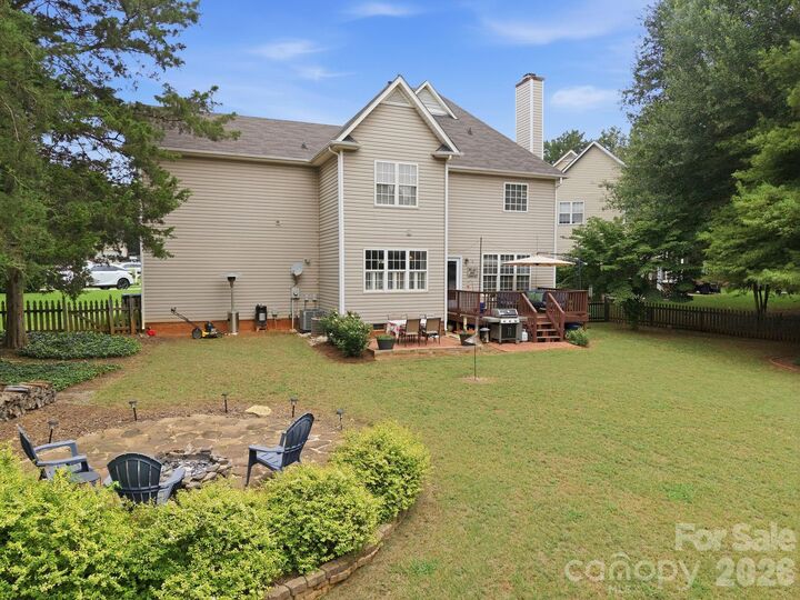 Property Photo:  10310 Sawtimber Court  NC 28078 