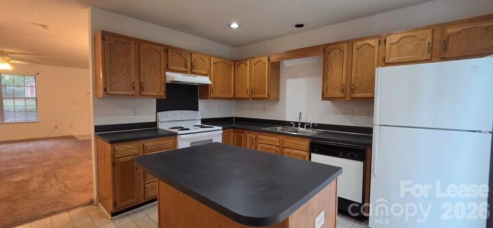 Property Photo: 9134 Charminster Court NC 28269