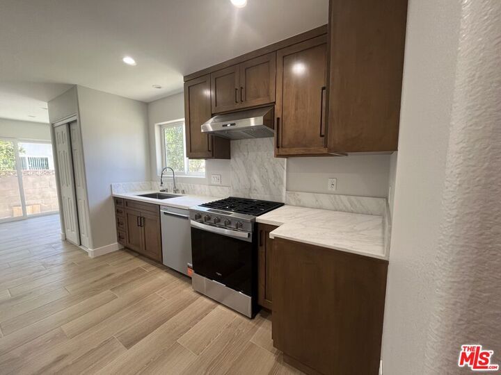 Property Photo: 1840 Deodora St CA 93065