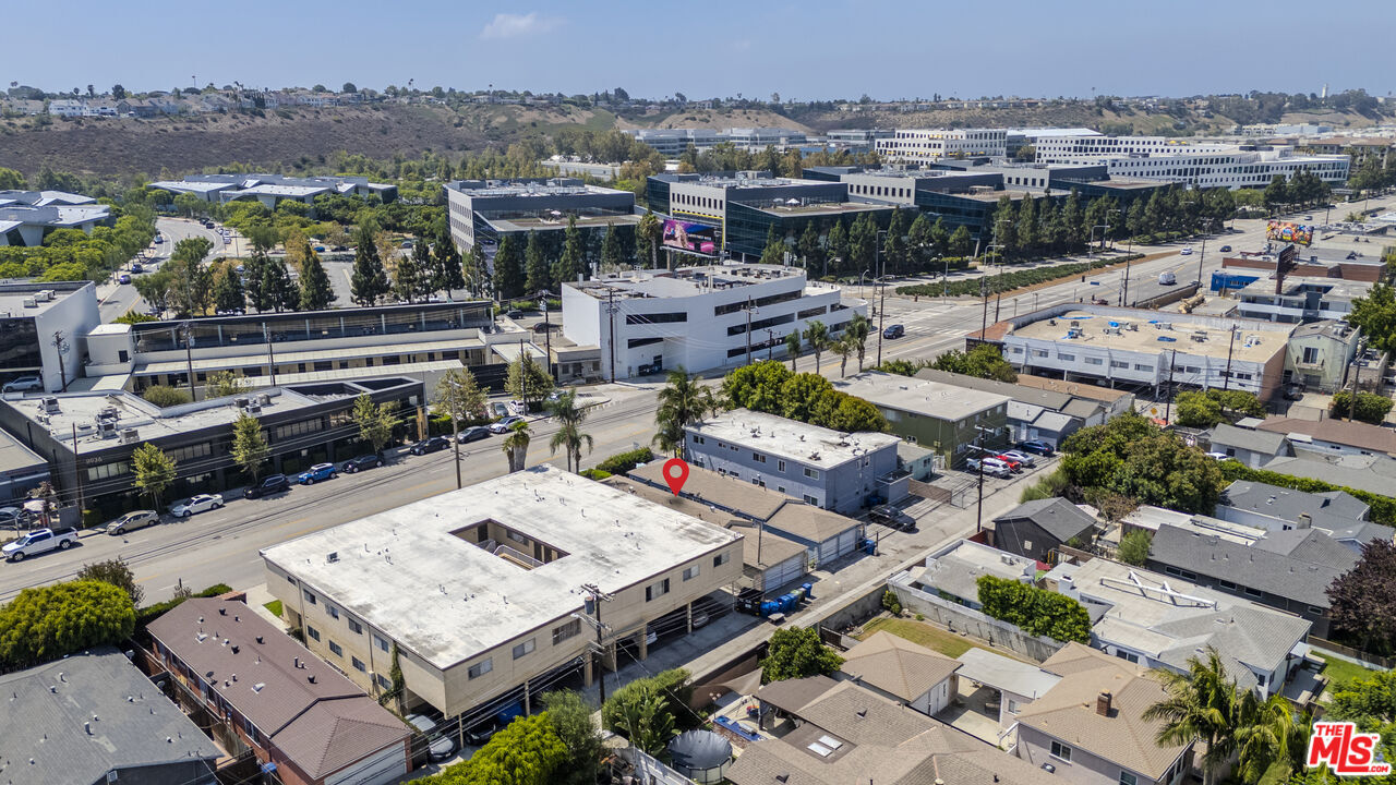 Property Photo: 11921 Jefferson Blvd CA 90230