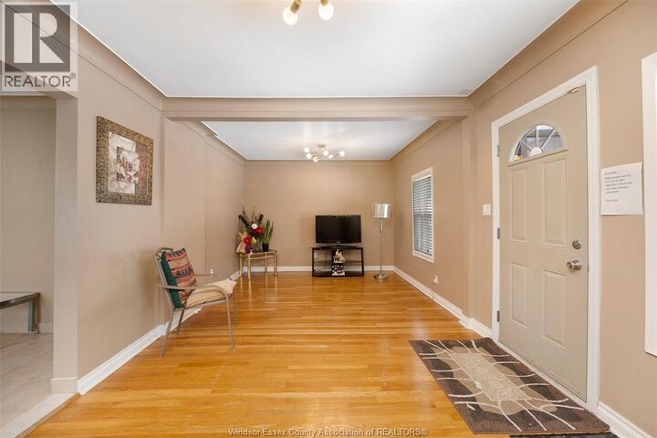 Property Photo: 907 Gladstone Avenue Main ON N9A 2R5