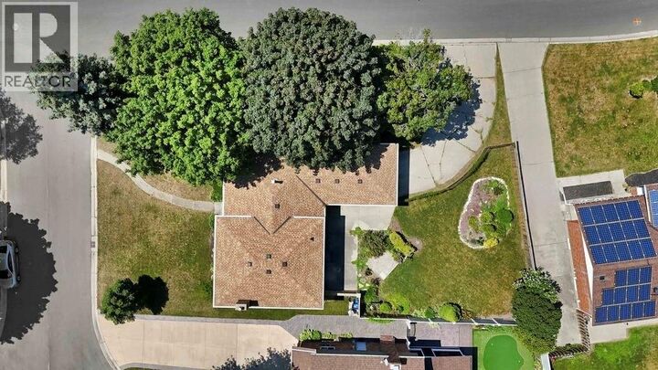 Property Photo: 302 Newton Court ON N7S 3Y9