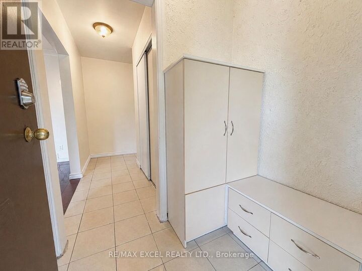 Property Photo: 39 Commons Drive Main ON M1T 1E3