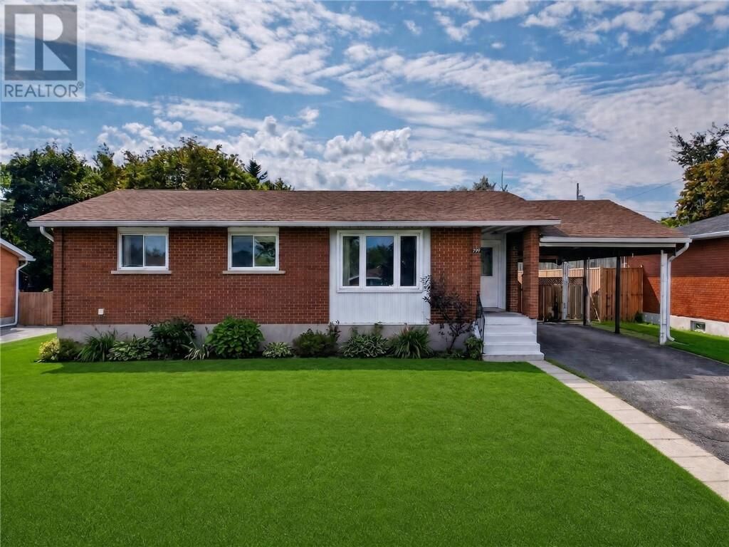 Property Photo: 193 Catherine Drive ON P3L 1H2