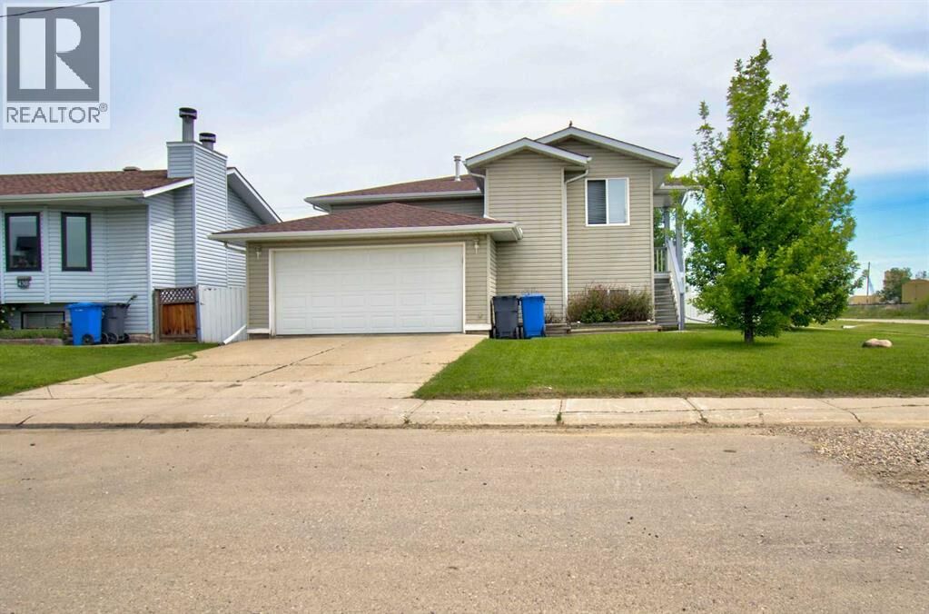 Property Photo: 434 9 Street AB T0M 0G0