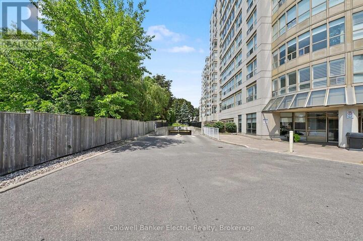 Property Photo: 712 Rossland Road East 1011 ON L1N 9E8