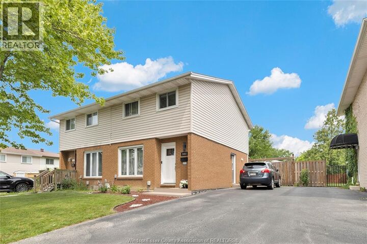 Property Photo: 9682 Lynngrove Crescent ON N8R 1B7