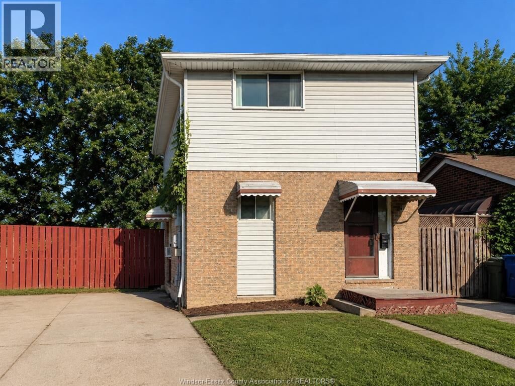 Property Photo:  1110 Abbey Court  ON N8S 4E9 
