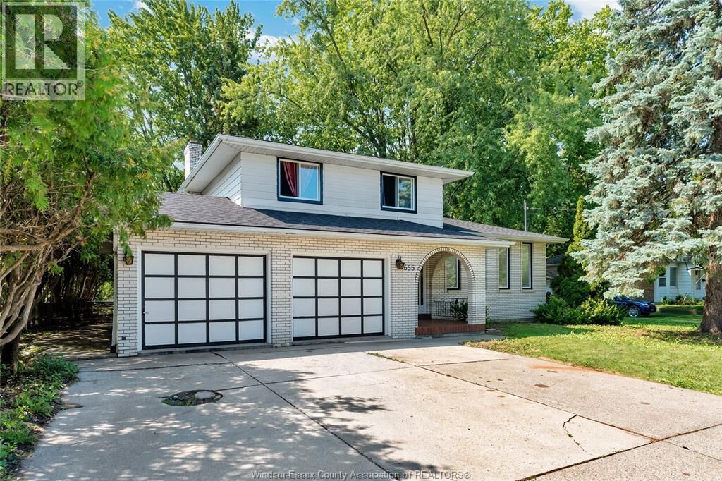 Property Photo: 655 Roseland Drive South ON N9G 1T7