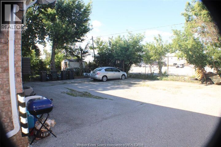Property Photo:  1231 High Street  ON N8Y 4B1 