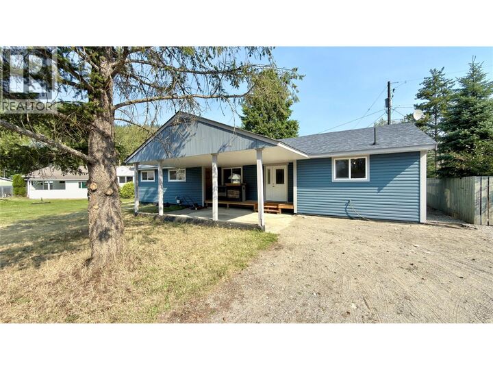 Property Photo: 503 Woodgreen Crescent BC V0H 1J0
