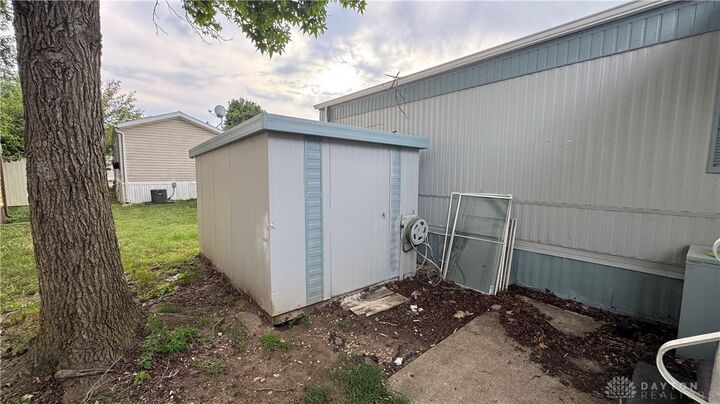 Property Photo: 5083 Santa Fe Drive OH 45414