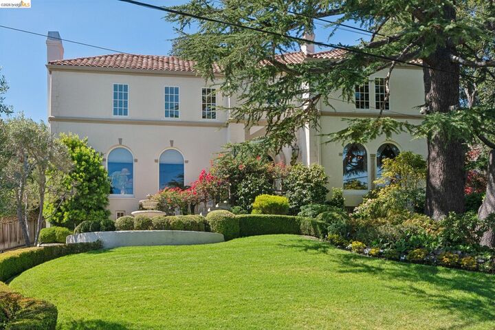 Property Photo:  1300 Sunnyhills Rd  CA 94610 