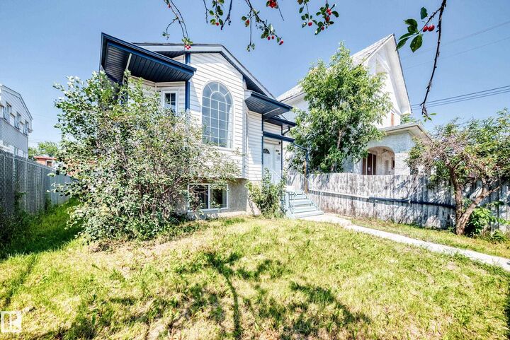 Property Photo:  9518 106 Avenue NW  AB T5H 0N2 