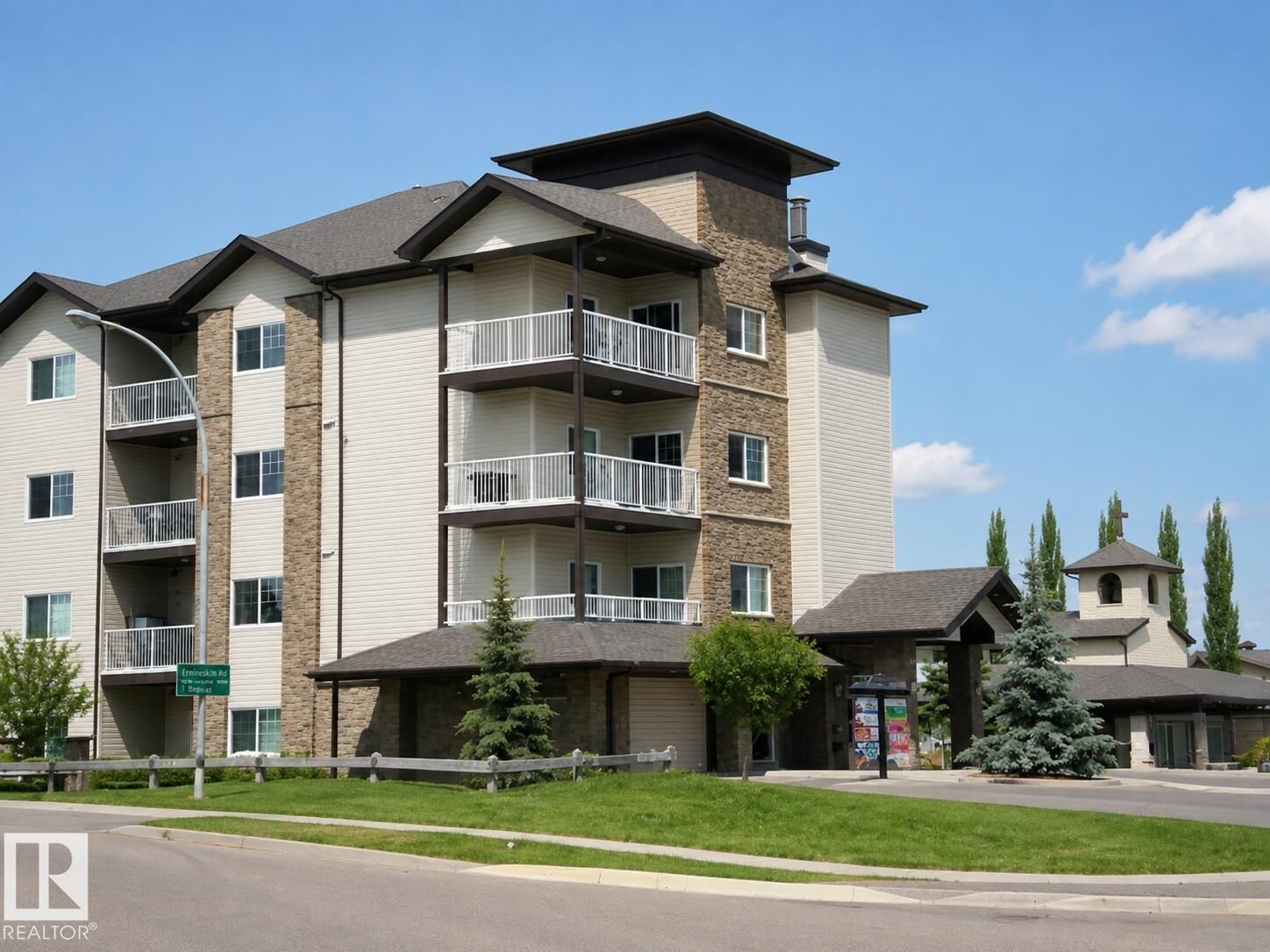 Property Photo: 16715 100 Avenue NW 202 AB T5P 4Z5