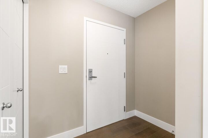 Property Photo:  10006 83 Avenue NW 203  AB T6E 2C2 
