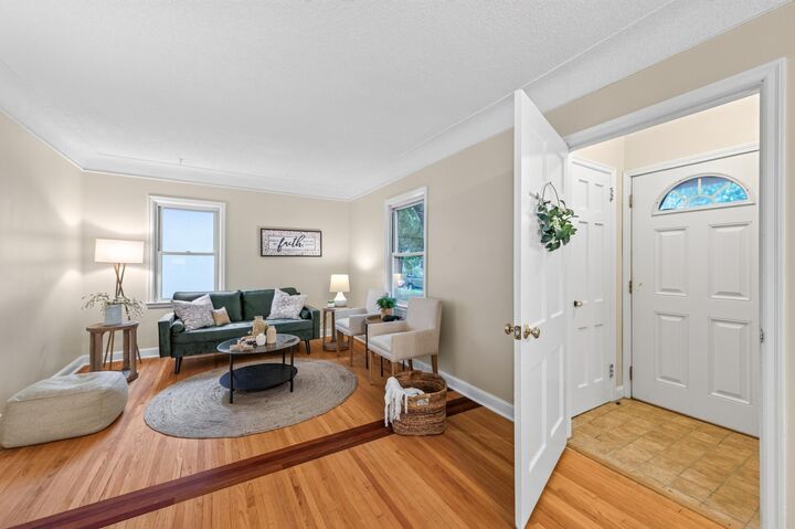 Property Photo:  4711 Dupont Avenue N  MN 55430 