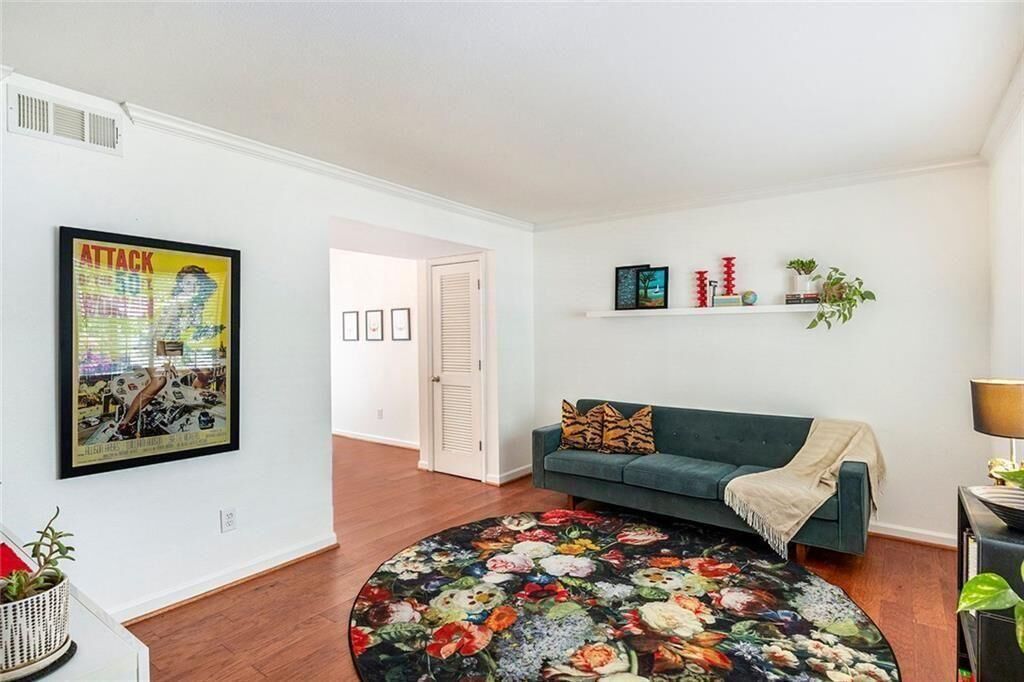 Property Photo: 6940 Roswell Road 16B GA 30328