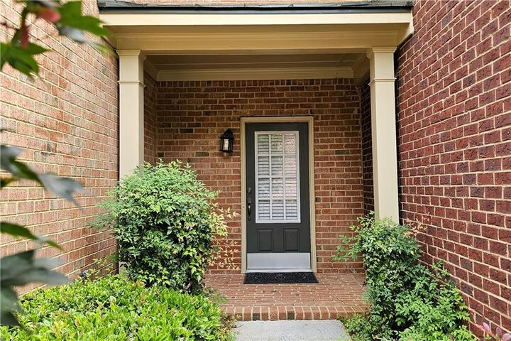 Property Photo: 11143 Blackbird Lane GA 30022